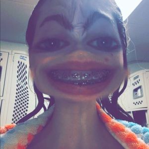 Meet your Posher, Caroline